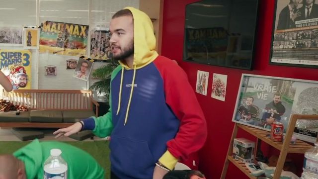 Le sweatshirt Visionnaire de Oli dans la vidéo Méli-Mélo 2 Legendary Édition