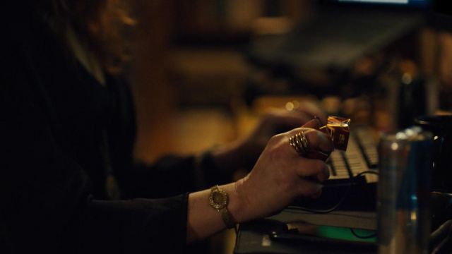 Watch Nadia Vulvokov (Natasha Lyonne) in a Russian Doll-S01E01