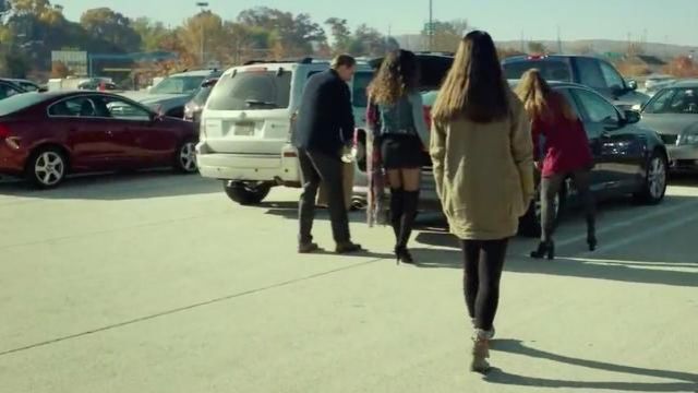 Botas de tacón negro usadas por Claire Benoit (Haley Lu Richardson) como se ve en Split