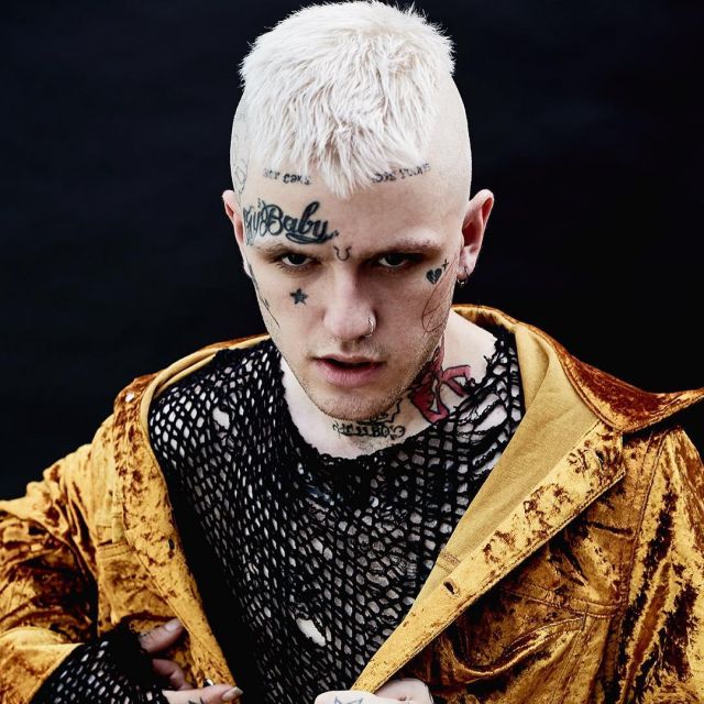 Jacket worn by Lil Peep on the Instagram account @lilpeep | Spotern