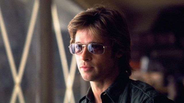 The sunglasses worn by Tom Bishop (Brad Pitt) Spy Game, game spy