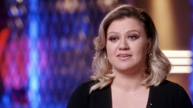 Earrings worn by Kelly Clarkson on The Voice 2019