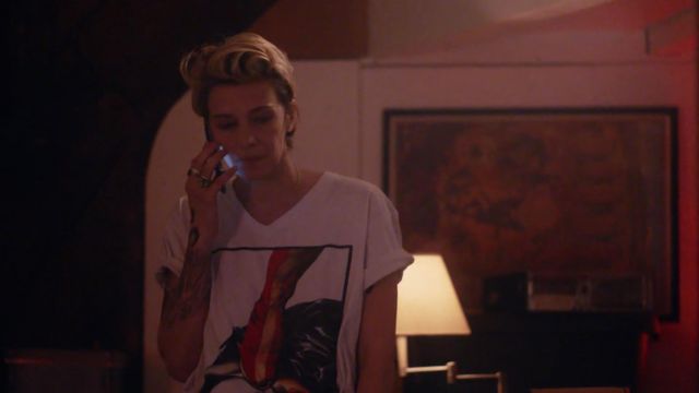 Le t-shirt porté par La Hyène (Céline Sallette) dans Vernon Subutex (S01E09)