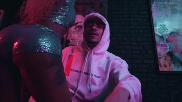 The sweatshirt white Mister V in his YouTube video RAP VS REALITY 2