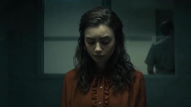 The shirt Liz Kendall (Lily Collins) in Extremely Wicked, Shockingly Evil and Vile