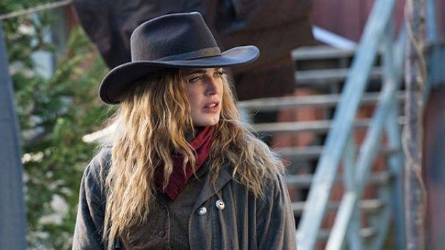 Cowboy Vest worn by Sara Lance (Caity Lotz) as seen in DC's Legends of Tomorrow S02E06