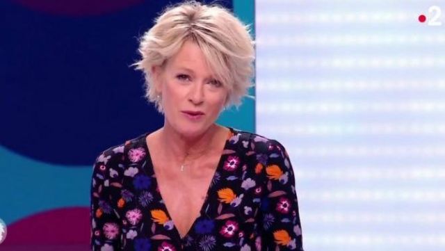 La robe à fleurs portée par Sophie Davant dans C'est au pro­gramme le 12 septembre 2018