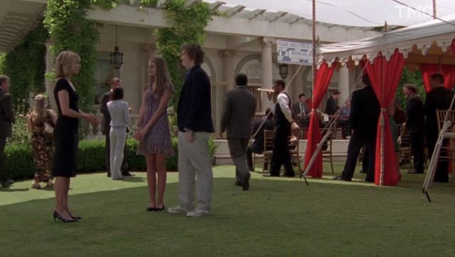 The pair of sneakers worn by Evan Peters in Monk (S07E06)