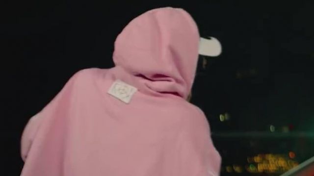 Sweatshirt pink Lil Wayne in the clip Corazon de Gims feat. Lil Wayne & French Montana