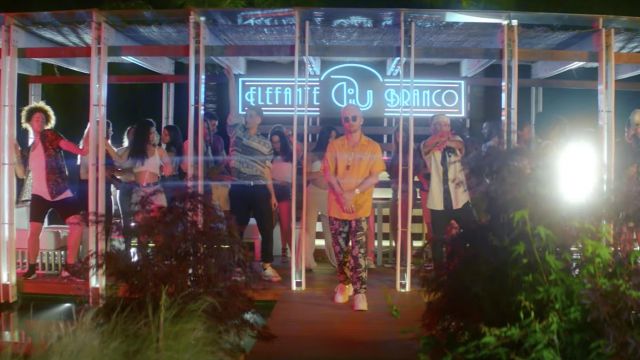 The sneakers worn by Squeezie in her clip Bye Bye feat. Joyca