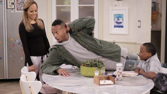 The khaki jacket worn by Marlon Wayne (Marlon Wayans) in Marlon S01E10