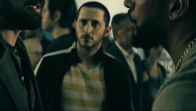 Films Et Séries Tv Avec Tomer Capon Black jacket with white stripe worn by Frenchie (Tomer Capon) as seen