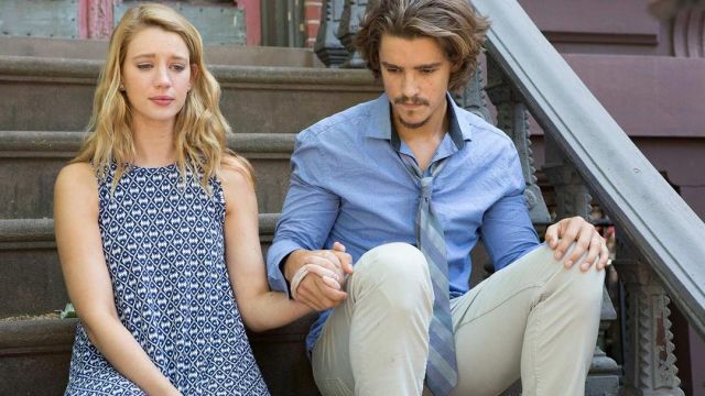 Blue and white patterned dress worn by Sarah Asher (Yael Grobglas) as seen in An Interview with God