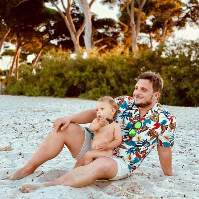 la chemise hawaïenne portée par Mcfly sur son compte Ins­ta­gram @Le­vraimc­fly