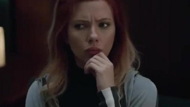Gris veste à capuche / capuche porté par Natasha Romanoff / la Veuve Noire (Scarlett Johansson) dans Avengers: Endgame