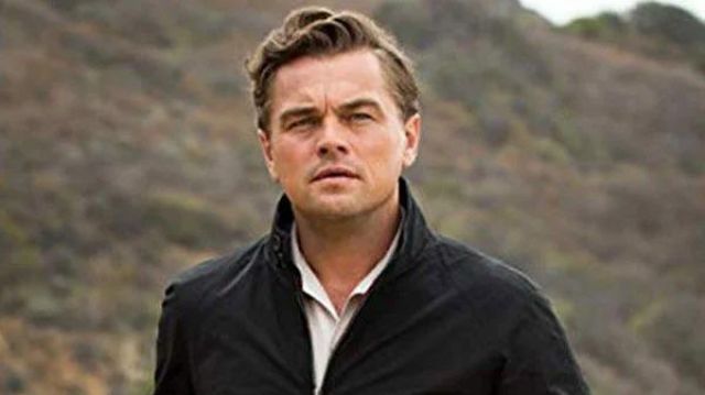 Veste noire de Rick Dalton (Leonardo DiCaprio) dans Once Upon a Time in Hollywood