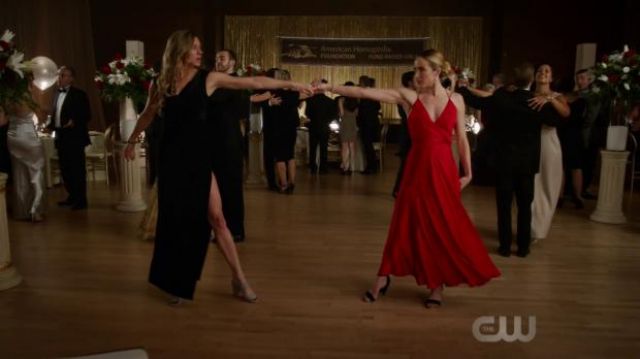 Red Long Dress worn by Sara Lance (CaiTy Lotz) in DC's Legends of Tomorrow Season 4 Episode 9