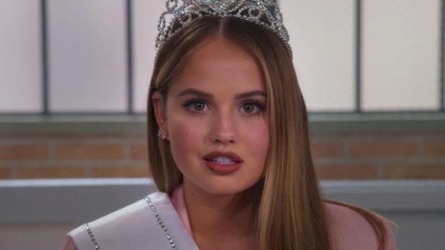 The red lipstick worn by Patty Bladell (Debby Ryan) in the series Insatiable