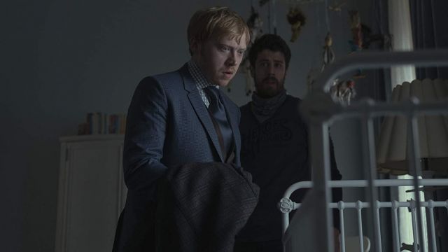 Chaqueta Blazer usada por Julian Pearce (Rupert Grint) como se ve en Servant (S01)