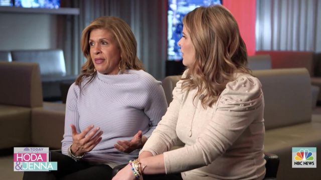 White long sleeves sweater worn by Hoda Kotb as seen in Today November 25, 2019