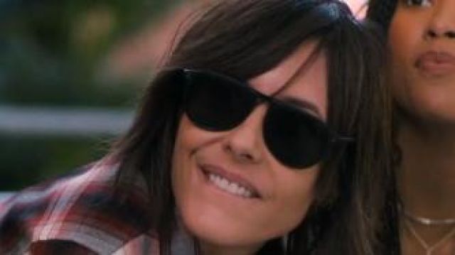 The sunglasses worn by Shane McCutcheon (Katherine Moennig) in the L Word : Generation Q (S01E06)