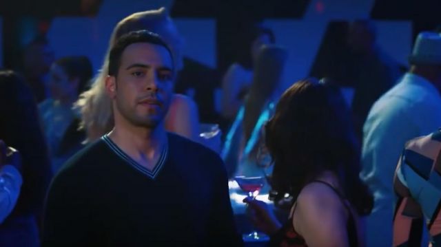 Striped collar sweater worn by Daniel (Victor Rasuk) in The Baker and the Beauty (Season 1)