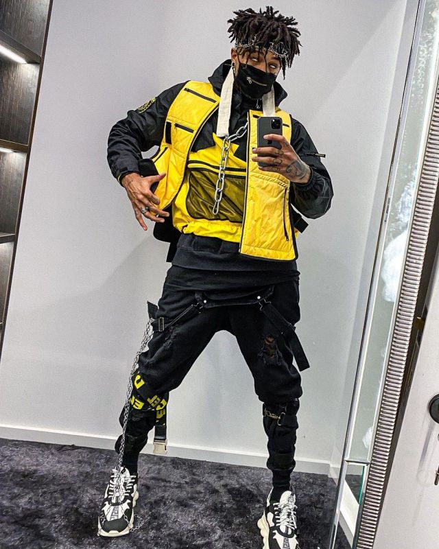 Versace Chain Reaction Black sneakers worn by Scarlxrd on his