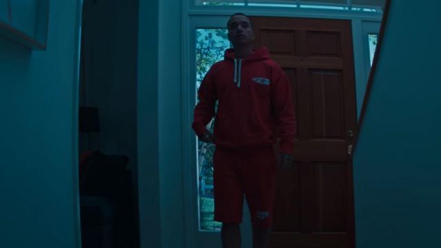 The hoody red of J Balvin in J. Balvin - Rojo (Official Video)