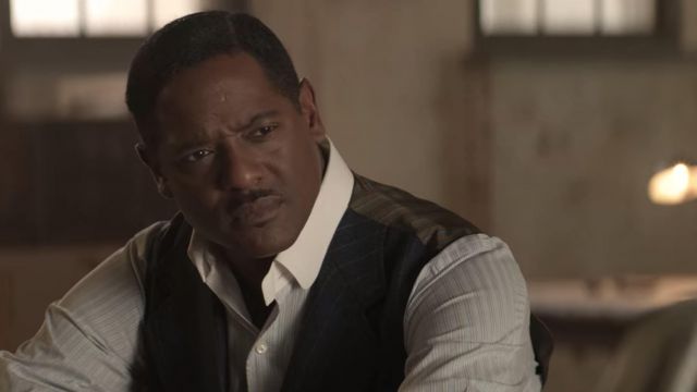 Rayé blanc shirt porté par C. J Charles James Walker (Blair Underwood) en Fait: Inspiré de la Vie de Madame C. J. Walker (S01E03)