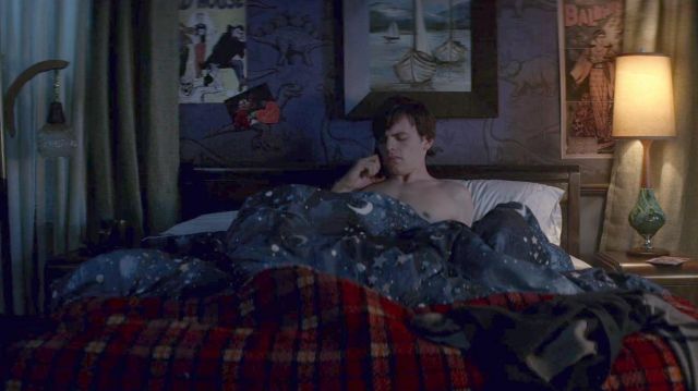 Pintura de velero en el dormitorio de Harvey Kinkle (Ross Lynch) en Chilling Adventures of Sabrina (S01E05)