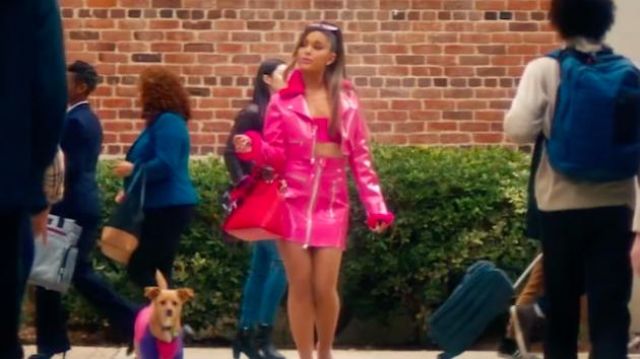 Hot Rose Mini Jupe portée par Ariana Grande, dans son thank u, à côté de la musique de la vidéo