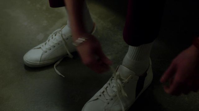 Sneakers white worn by Ander (Arón Piper) in Elite (Season 1)