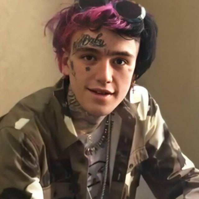 Camo jacket worn by Lil Peep on the Instagram account of @lilpeepprada