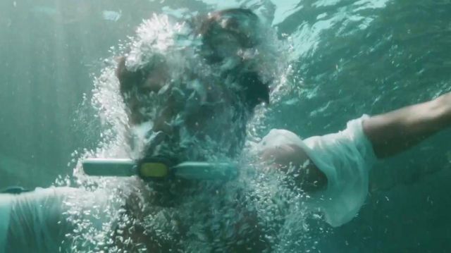 The respirator aquatic in the clip of South of Yhe Border of Ed Sheeran feat. Camila Cabello, Cardi-B