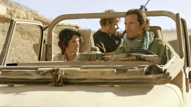 Le foulard couleur émeraude porté par Dirk Pitt (Matthew McConaughey) dans le film Sahara