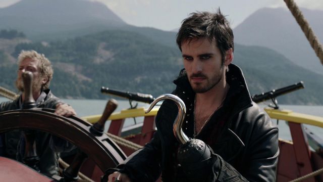Le crochet du Capitaine Killian "Hook" Jones (Colin O'Donoghue) comme on le voit dans Once Upon a Time (Saison 2, Épisode 4)