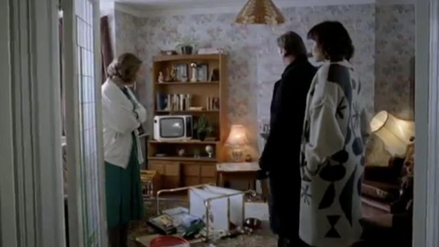 80's Oversized Geometric Print Cardigan with Balloon Sleeves worn by Alex Drake (Keeley Hawes) in Ashes to Ashes (S02E05)