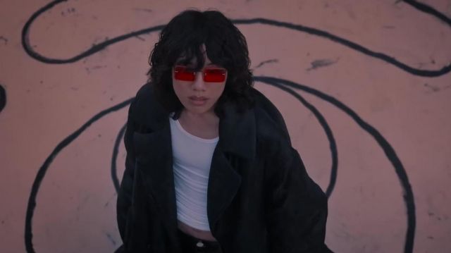 The orange sunglasses of Dua Lipa in her video clip Levitating feat. Madonna and Missy Elliott
