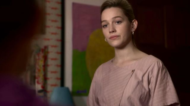 Blouse de Dani Clayton (Victoria Pedretti) dans The Haunting of Bly Manor (S01E02)