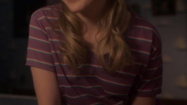 Purple rainbow striped t-shirt of Dani Clayton (Victoria Pedretti) in The Haunting of Bly Manor (S01E04)