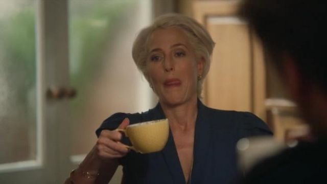 Yellow Cup used by Jean Milburn (Gillian Anderson) in Sex Education (S01E01)
