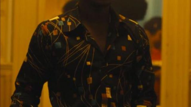 Camisa de Franklyn (Micheal Ward) en Hacha Pequeña (S01E02)