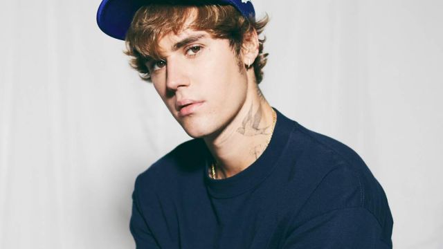 T-shirt bleu (Justin Bieber) dans Justin Bieber: Next Chapter
