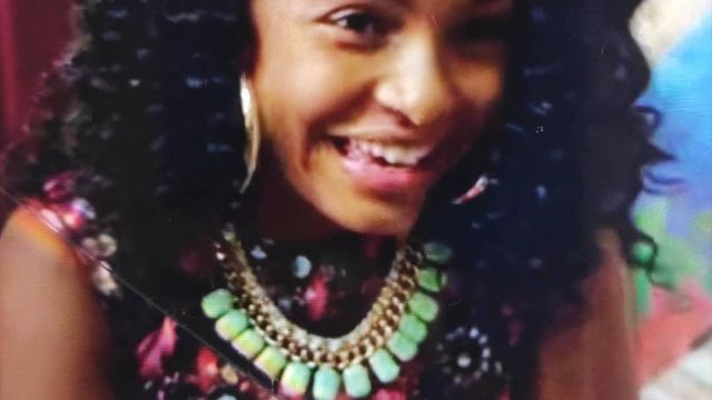 Necklace with green rocks and diamonds (Apparently) worn by Zoey Johnson Yara Shahidi in black-ish