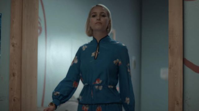 Blue floral co-ord blouse of Saxa (Theresa Frostad Eggesbø) in Ragnarok (S01E04)