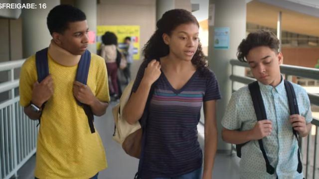 Shirt T-Shirt Top of Monse Finnie (Sierra Capri) in On My Block (S01E02)