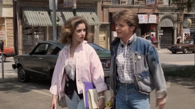 La chemise à carreaux portée par Marty McFly (Michael J. Fox) dans le film Retour vers le futur