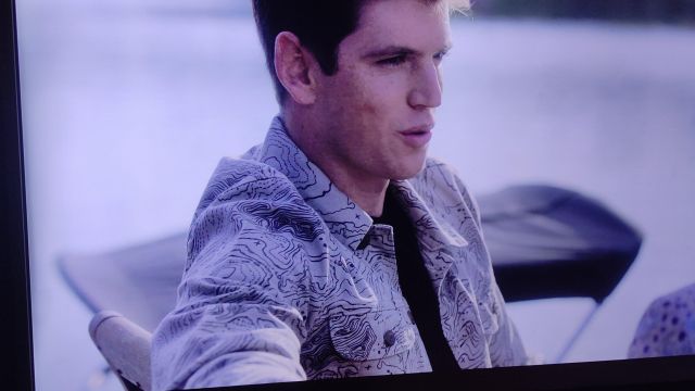 White shirt (card spirit) by Guzmán Nunier (Miguel Bernardeau) in Elite (S04E01)