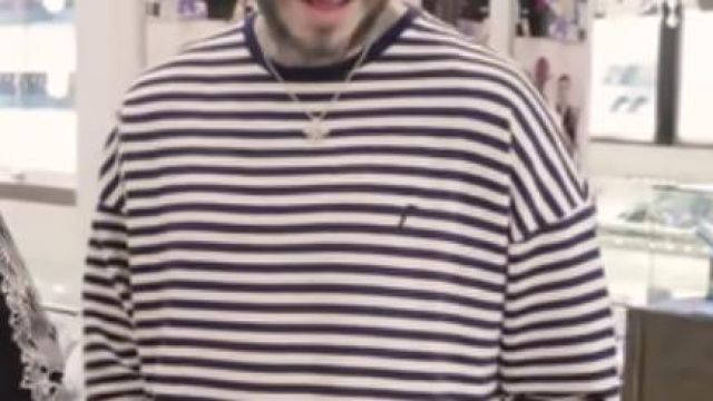 Long sleeve striped t-shirt of Post Malone in Post Malone Buys Rolex For 21 Savage &amp; Autographs A Bugatti!