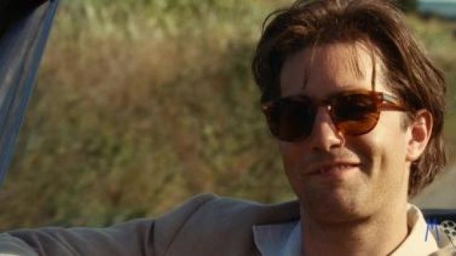 Les lunettes de soleil portées par Dexter (Jim Sturgess) dans One Day movie